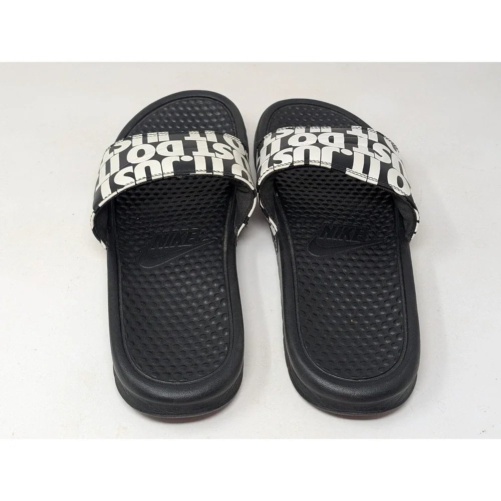 Nike Benassi‎ JDI Logo Sandals Men's Size 8 Slides 631261-024 Just Do It Print
